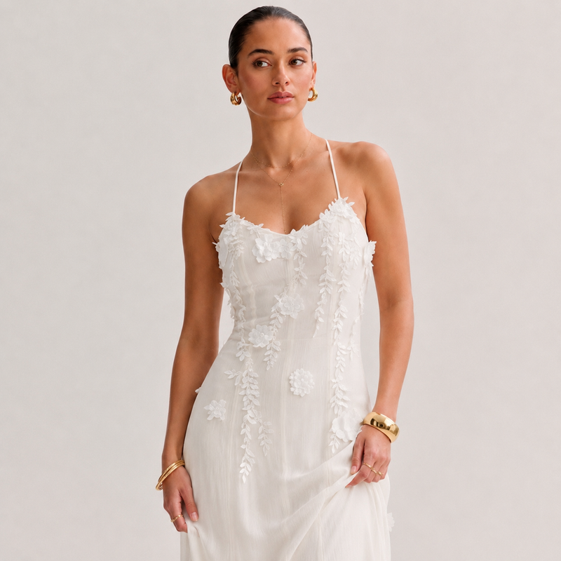 OLYVA – Abendkleid mit Blütenstickerei