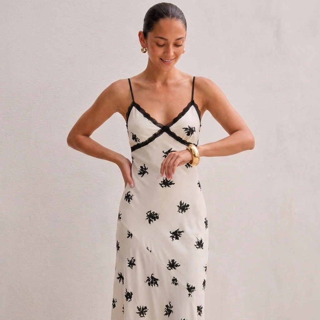 OLYVA – Noir Fleur Slipdress